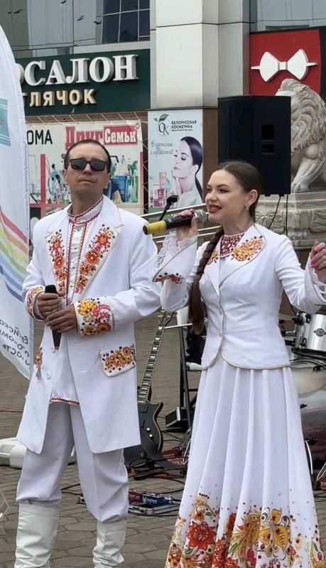 Открыл сегодня на Арбате Биробиджана 10-ую юбилейную ярмарку «Сделано в ЕАО» Открыл сегодня на Арбате Биробиджана 10-ую юбилейную ярмарку «Сделано в ЕАО»