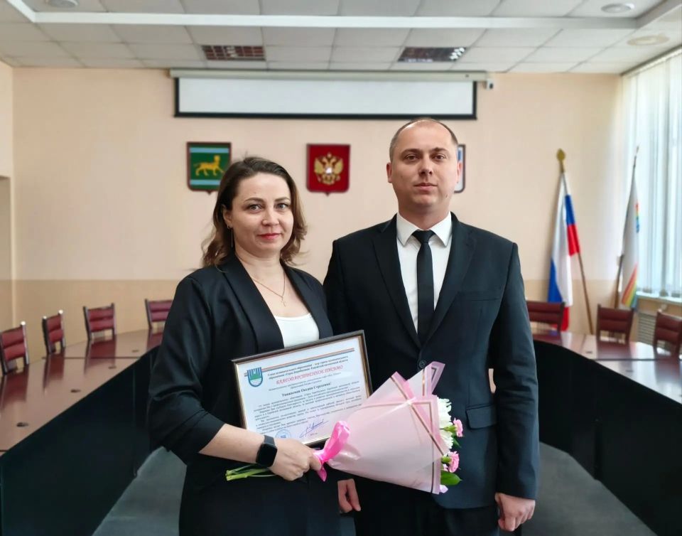В День российского предпринимательства в мэрии Биробиджана чествовали тех, кто создает экономику города В День российского предпринимательства в мэрии Биробиджана чествовали тех, кто создает экономику города