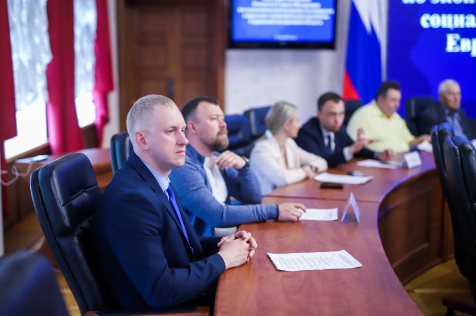 Депутаты парламента ЕАО приняли участие в выездном совещании комитета Совета Федерации Депутаты парламента ЕАО приняли участие в выездном совещании комитета Совета Федерации