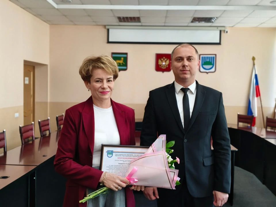 В День российского предпринимательства в мэрии Биробиджана чествовали тех, кто создает экономику города В День российского предпринимательства в мэрии Биробиджана чествовали тех, кто создает экономику города