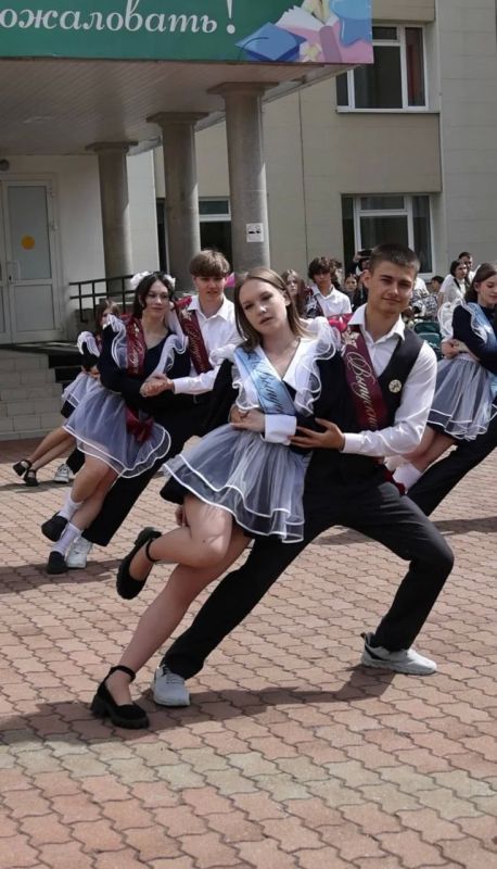 А помните, как вы стояли на линейке? Ждём ваши фото А помните, как вы стояли на линейке? Ждём ваши фото
