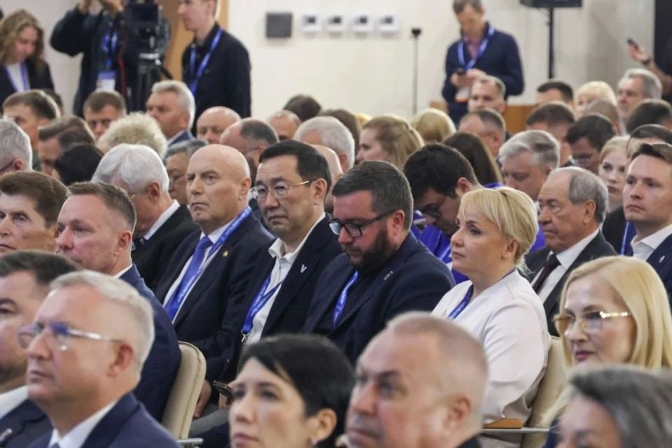 Делегация Еврейской автономной области приняла участие в работе окружного партийного форума «Есть результат!» Делегация Еврейской автономной области приняла участие в работе окружного партийного форума «Есть результат!»