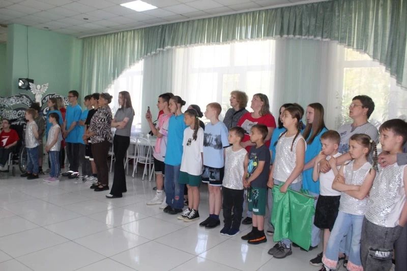 В День защиты детей полицейские посетили подшефные детские дома и приняли участие в праздничных мероприятиях В День защиты детей полицейские посетили подшефные детские дома и приняли участие в праздничных мероприятиях