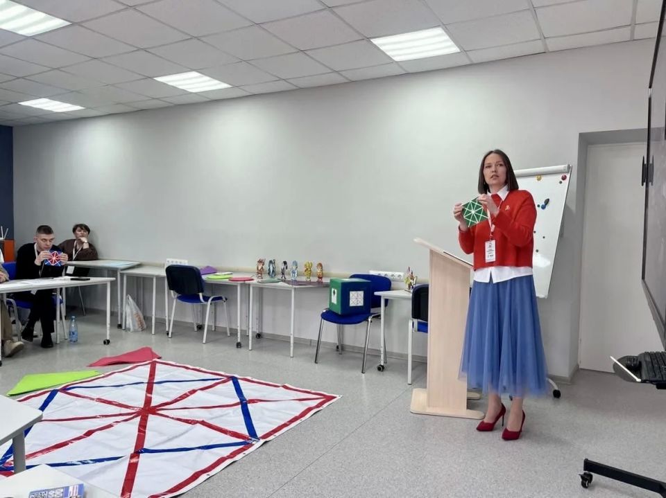 Сегодня в рубрике #ЗовуВпрофессию стать воспитателем детского сада приглашает Наталья Ансимова Сегодня в рубрике #ЗовуВпрофессию стать воспитателем детского сада приглашает Наталья Ансимова