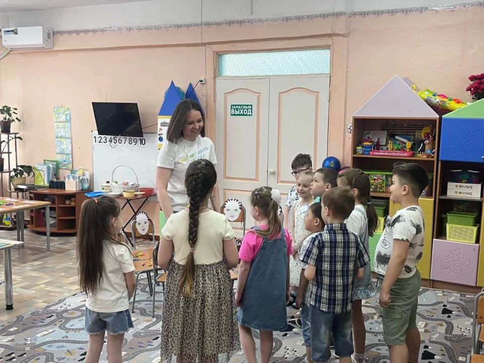 Сегодня в рубрике #ЗовуВпрофессию стать воспитателем детского сада приглашает Наталья Ансимова Сегодня в рубрике #ЗовуВпрофессию стать воспитателем детского сада приглашает Наталья Ансимова
