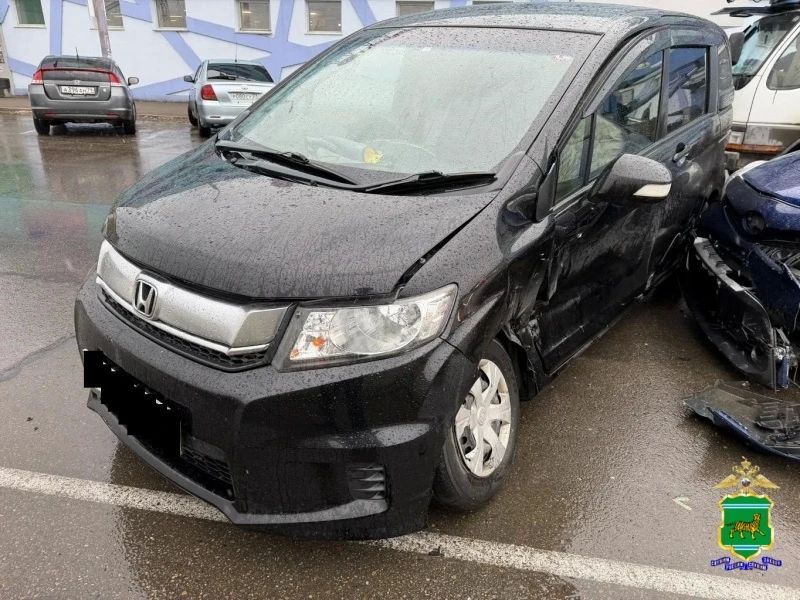 В Биробиджане водитель спровоцировал аварию, не уступив дорогу иномарке, которая ухала по главной В Биробиджане водитель спровоцировал аварию, не уступив дорогу иномарке, которая ухала по главной