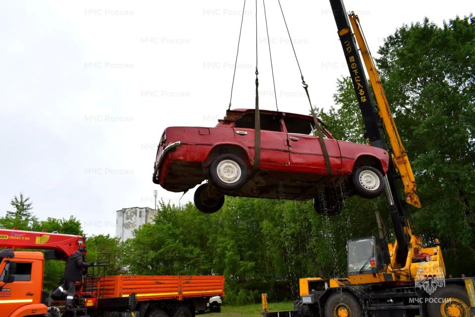 Авария на старом мосту: масштабные учения прошли в Биробиджане Авария на старом мосту: масштабные учения прошли в Биробиджане