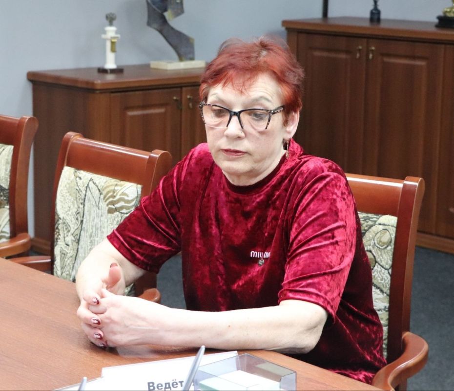 Сегодня, 9 июня 2026 года, прокурор Еврейской автономной области Дмитрий Седых провел тематический прием граждан по вопросам борьбы с преступлениями в сфере информационных технологий Сегодня, 9 июня 2026 года, прокурор Еврейской автономной области Дмитрий Седых провел тематический прием граждан по вопросам борьбы с преступлениями в сфере информационных технологий
