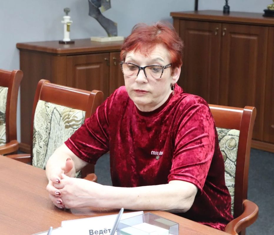 Сегодня, 9 июня 2026 года, прокурор Еврейской автономной области Дмитрий Седых провел тематический прием граждан по вопросам борьбы с преступлениями в сфере информационных технологий Сегодня, 9 июня 2026 года, прокурор Еврейской автономной области Дмитрий Седых провел тематический прием граждан по вопросам борьбы с преступлениями в сфере информационных технологий