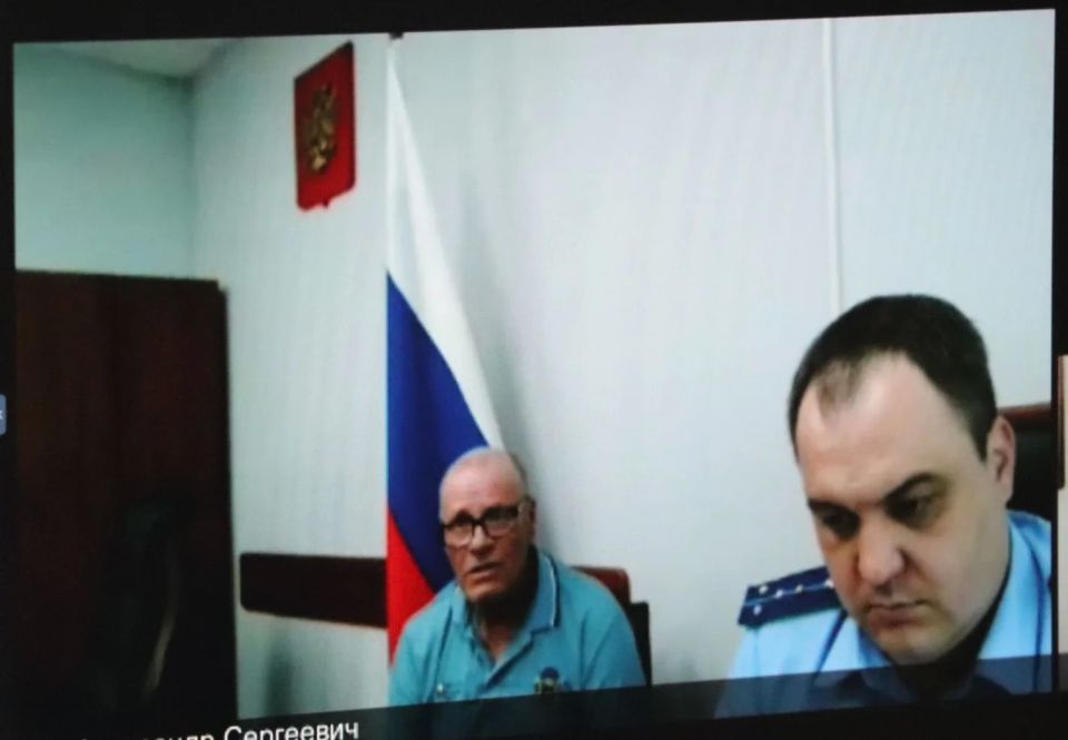 Сегодня, 9 июня 2026 года, прокурор Еврейской автономной области Дмитрий Седых провел тематический прием граждан по вопросам борьбы с преступлениями в сфере информационных технологий Сегодня, 9 июня 2026 года, прокурор Еврейской автономной области Дмитрий Седых провел тематический прием граждан по вопросам борьбы с преступлениями в сфере информационных технологий
