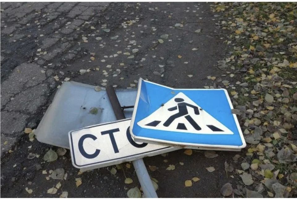 По иску прокурора суд взыскал с виновника ДТП материальный ущерб, причиненный в результате повреждения дорожного знака на автомобильной дороге в г.Биробиджане По иску прокурора суд взыскал с виновника ДТП материальный ущерб, причиненный в результате повреждения дорожного знака на автомобильной дороге в г.Биробиджане
