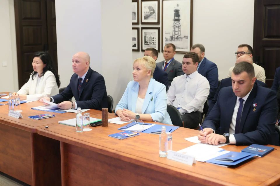 Мария Костюк: В правительстве области прошла защита выпускных работ курсантов региональной кадровой программы «Доблесть Хингана» Мария Костюк: В правительстве области прошла защита выпускных работ курсантов региональной кадровой программы «Доблесть Хингана»