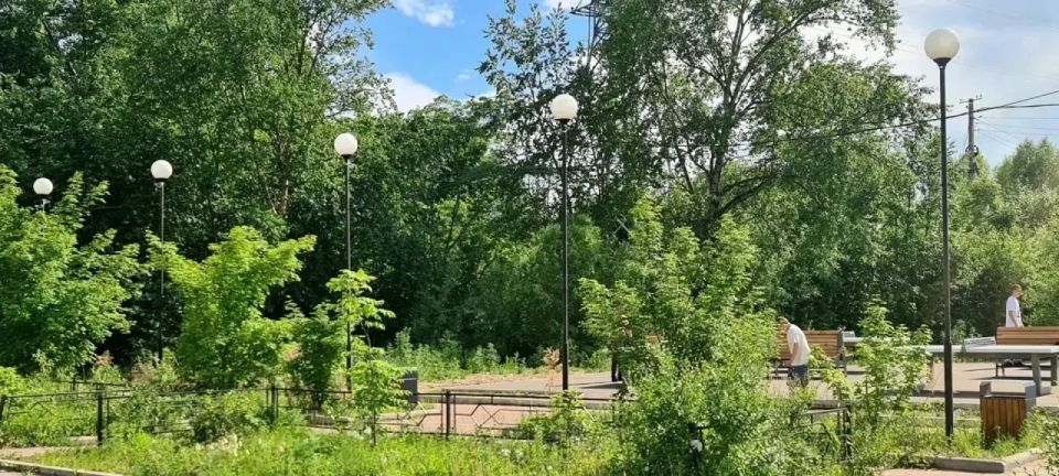 В скейт-парке Биробиджана монтируют дополнительную линию освещения В скейт-парке Биробиджана монтируют дополнительную линию освещения
