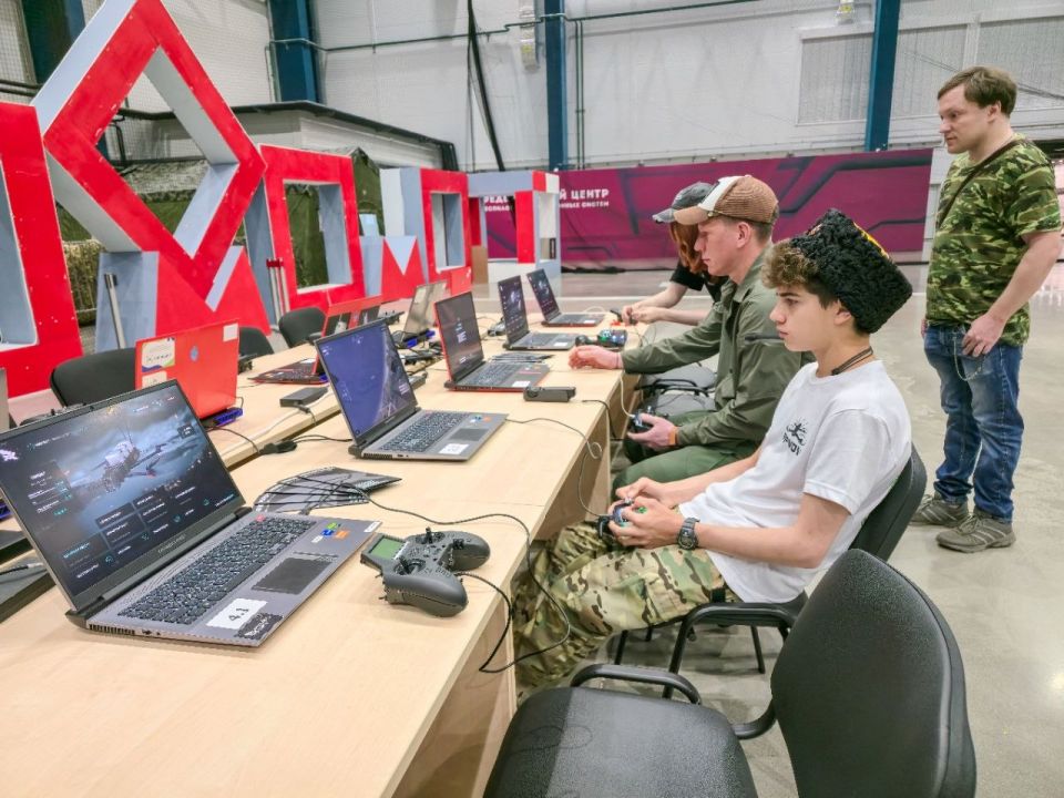 Кадет из Биробиджана занял 4 место на Всероссийском турнире по гонкам дронов Кадет из Биробиджана занял 4 место на Всероссийском турнире по гонкам дронов