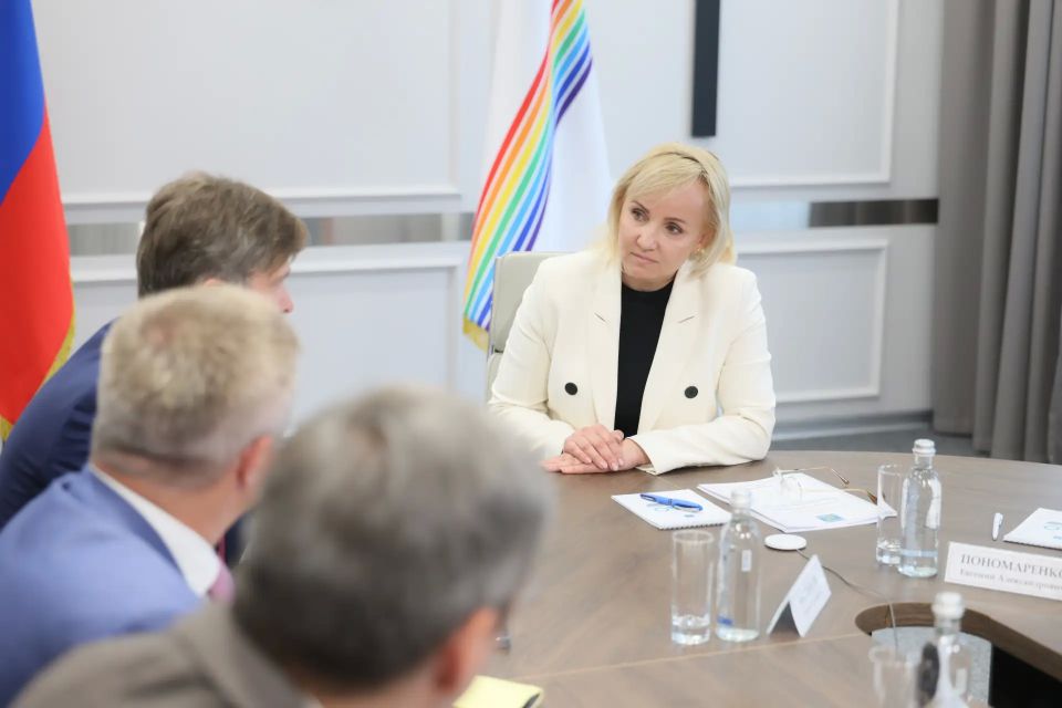 Мария Костюк: Провела рабочую встречу с вице-президентом Российского союза промышленников и предпринимателей Сергеем Мытенковым и руководством Координационного совета объединений работодателей РСПП на Дальнем Востоке —... Мария Костюк: Провела рабочую встречу с вице-президентом Российского союза промышленников и предпринимателей Сергеем Мытенковым и руководством Координационного совета объединений работодателей РСПП на Дальнем Востоке —...