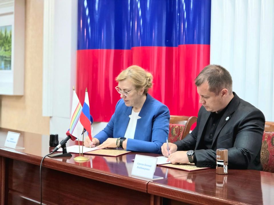Избирательная комиссия ЕАО и Общественная палата подписали соглашение о сотрудничестве Избирательная комиссия ЕАО и Общественная палата подписали соглашение о сотрудничестве
