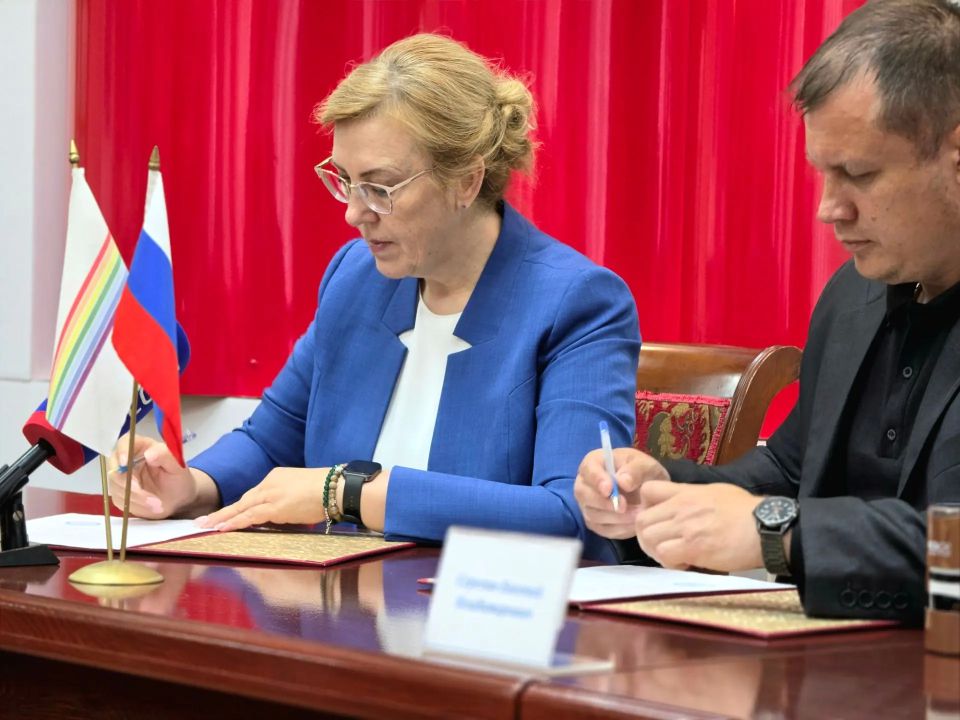 Избирательная комиссия ЕАО и Общественная палата подписали соглашение о сотрудничестве Избирательная комиссия ЕАО и Общественная палата подписали соглашение о сотрудничестве
