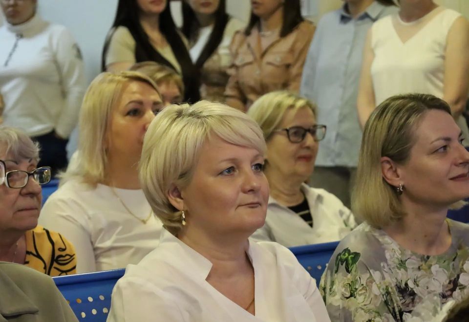Сергей Радецкий поздравил сотрудников детской больницы с профессиональным праздником Сергей Радецкий поздравил сотрудников детской больницы с профессиональным праздником