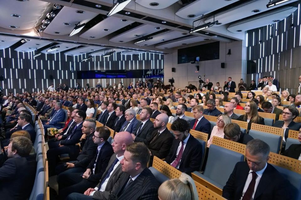 Итоги работы по развитию Дальнего Востока обсудили на коллегии Минвостокразвития РФ Итоги работы по развитию Дальнего Востока обсудили на коллегии Минвостокразвития РФ