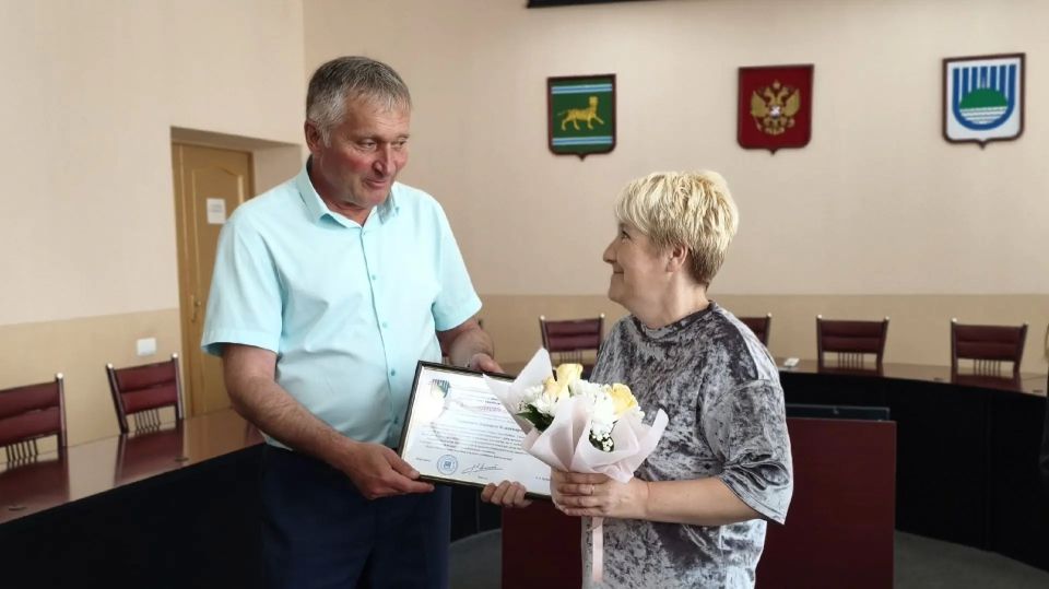 В мэрии Биробиджана наградили медицинских работников В мэрии Биробиджана наградили медицинских работников