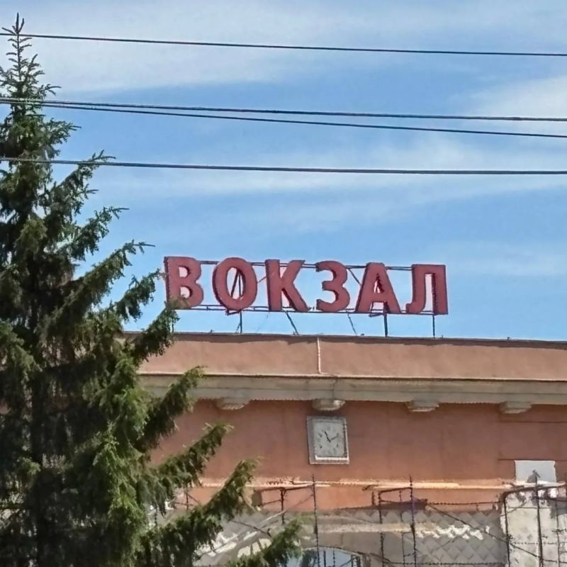 Цветной Биробиджан. На прошлой неделе мы зажгли Биробиджан желтым, и ваши находки были просто невероятными! Спасибо всем, кто делился своим солнечным настроением! На этой неделе мы ищем самый яркий цвет — КРАСНЫЙ! Где в... Цветной Биробиджан. На прошлой неделе мы зажгли Биробиджан желтым, и ваши находки были просто невероятными! Спасибо всем, кто делился своим солнечным настроением! На этой неделе мы ищем самый яркий цвет — КРАСНЫЙ! Где в...