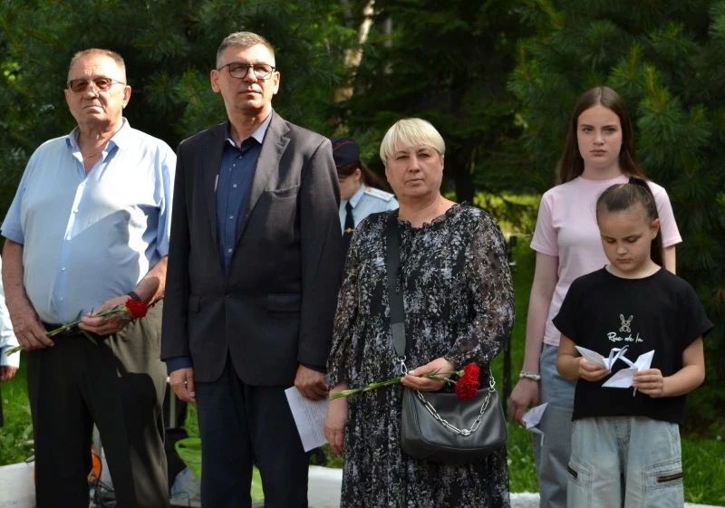 В День памяти и скорби полицейские ЕАО провели акцию «Никто не забыт, ничто не забыто» В День памяти и скорби полицейские ЕАО провели акцию «Никто не забыт, ничто не забыто»
