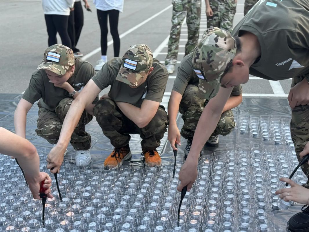 «Помним»: участники военно-инструктивных сборов почтили память героев Великой Отечественной войны «Помним»: участники военно-инструктивных сборов почтили память героев Великой Отечественной войны