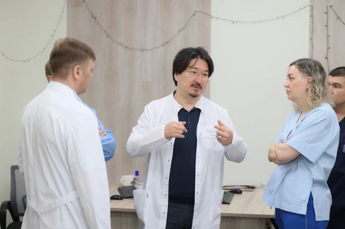 Вместе с коллегой, другом и известным хирургом Алексеем Аболмасовым провели в Биробиджане мастер-класс по современному лечению грыж Вместе с коллегой, другом и известным хирургом Алексеем Аболмасовым провели в Биробиджане мастер-класс по современному лечению грыж