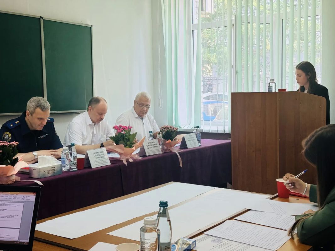 Руководитель регионального следственного управления принял участие в государственной аттестационной комиссии студентов РПА Минюста России Руководитель регионального следственного управления принял участие в государственной аттестационной комиссии студентов РПА Минюста России