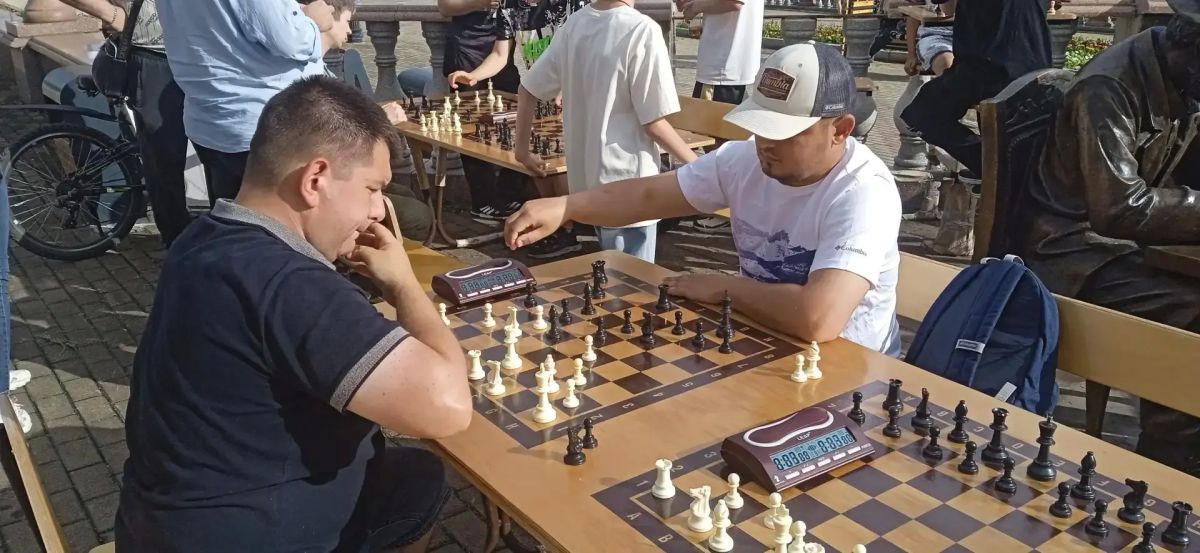 В Биробиджане подвели итоги шахматного турнира в рамках проекта «Вечерний Биробиджан» В Биробиджане подвели итоги шахматного турнира в рамках проекта «Вечерний Биробиджан»