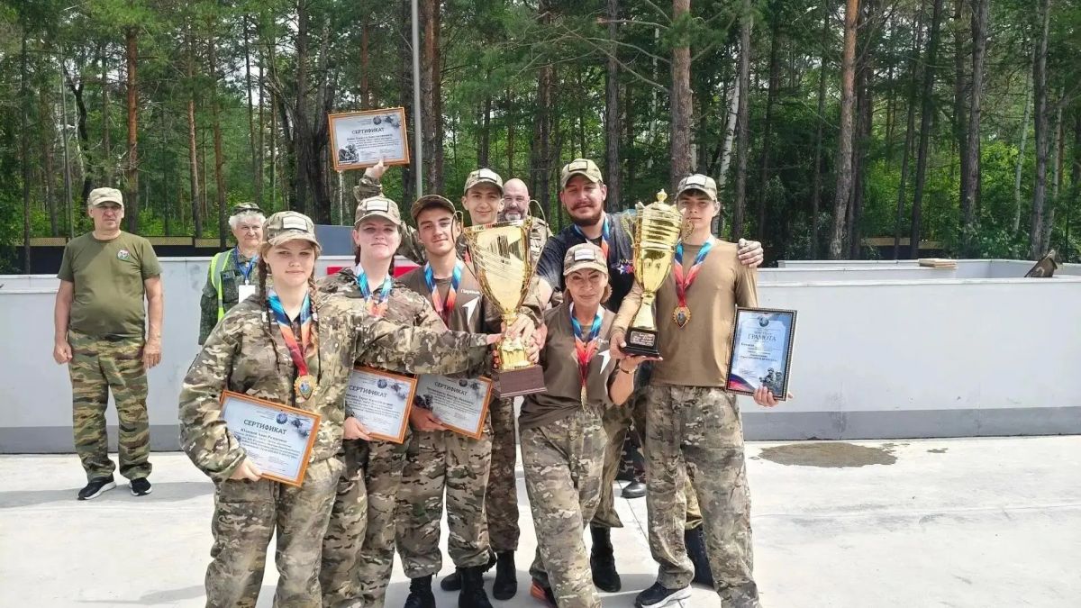 Команда «Юниор» из ЕАО покорила «Тропу БОЕВОГО БРАТСТВА» Команда «Юниор» из ЕАО покорила «Тропу БОЕВОГО БРАТСТВА»