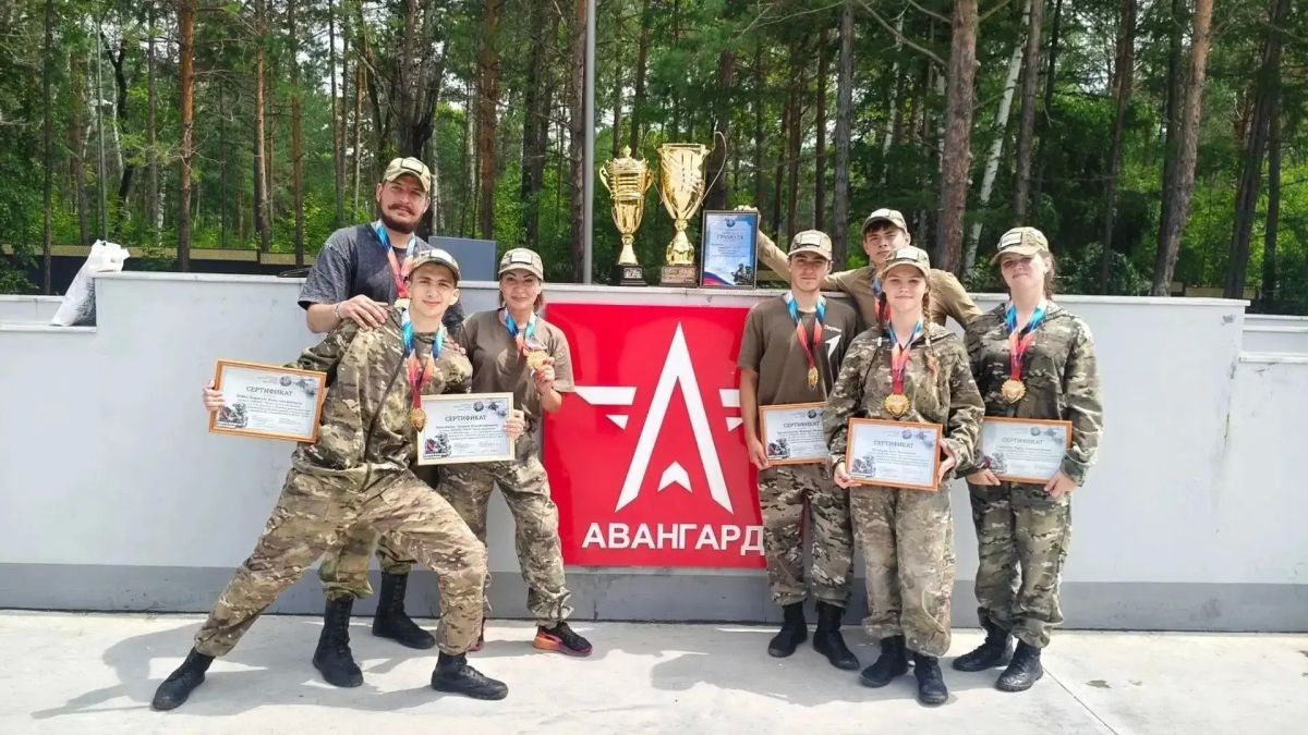 Команда «Юниор» из ЕАО покорила «Тропу БОЕВОГО БРАТСТВА» Команда «Юниор» из ЕАО покорила «Тропу БОЕВОГО БРАТСТВА»
