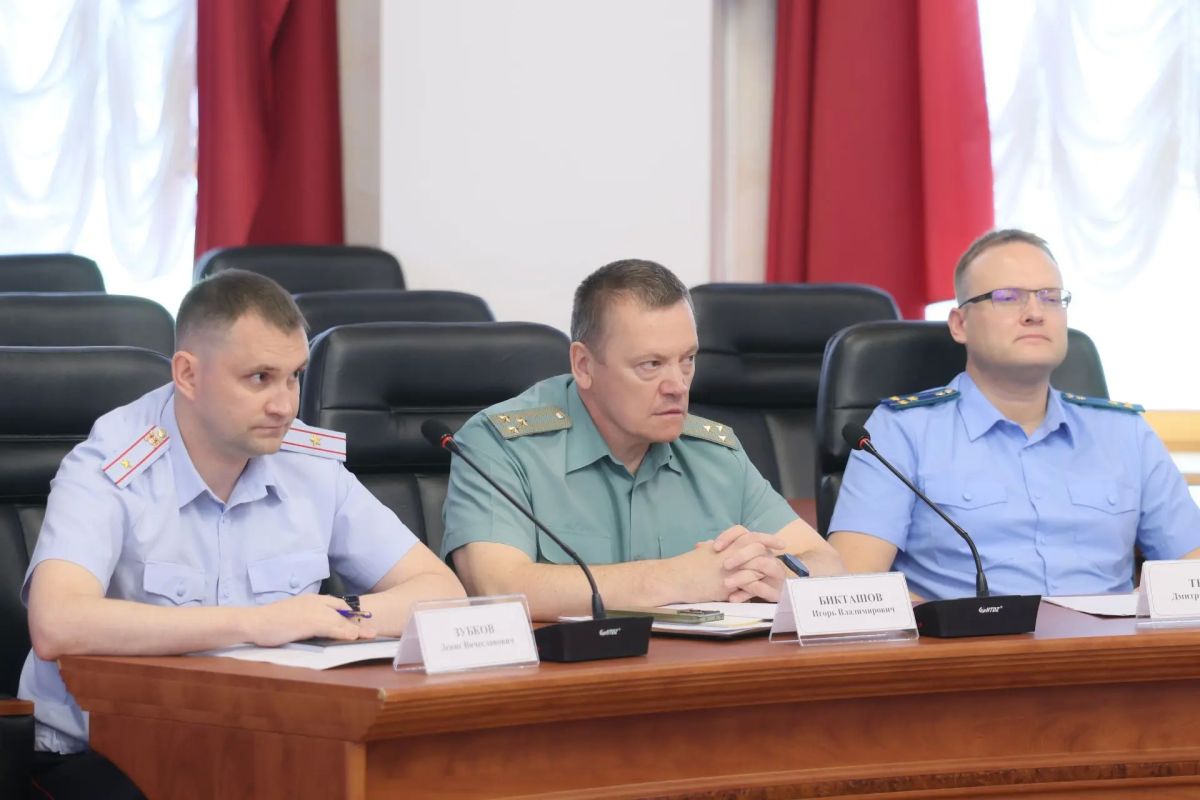 Обеспечение правопорядка в регионе обсудили на совещании в правительстве ЕАО Обеспечение правопорядка в регионе обсудили на совещании в правительстве ЕАО