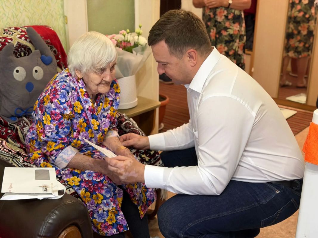 Мария Костюк: От имени Президента России сегодня поздравили с 99-летием жительницу ЕАО, труженицу тыла Валентину Григорьевну Федорееву Мария Костюк: От имени Президента России сегодня поздравили с 99-летием жительницу ЕАО, труженицу тыла Валентину Григорьевну Федорееву