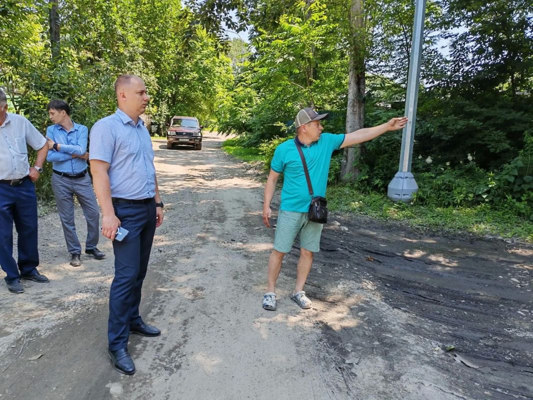 В поселке Тукалевский проверили состояние дорог и отвод воды В поселке Тукалевский проверили состояние дорог и отвод воды