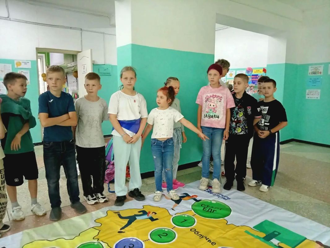 Вчера в 14-й школе Биробиджана было шумно Вчера в 14-й школе Биробиджана было шумно