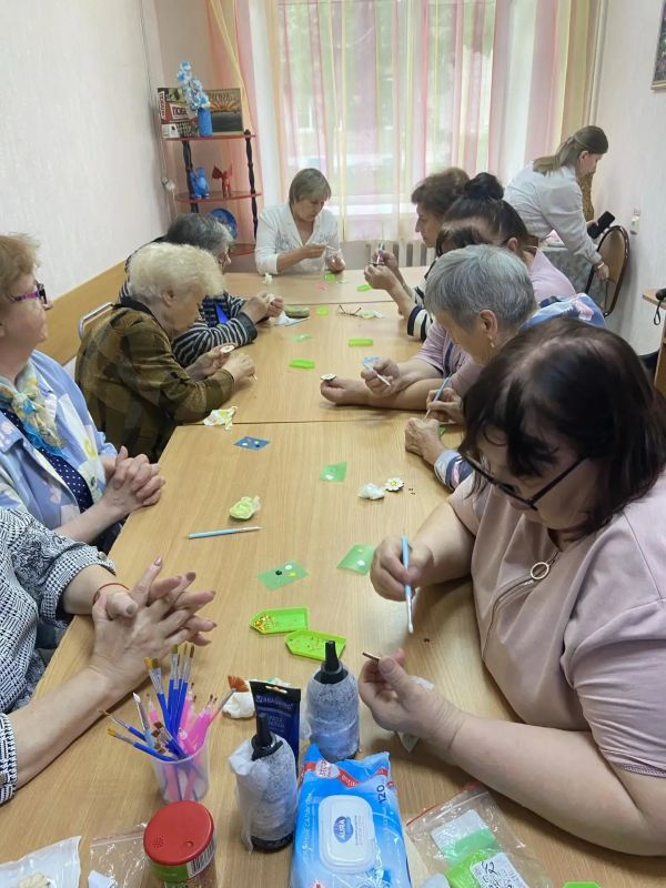 Ромашек белый хоровод: предпраздничное тепло в КЦСО Ромашек белый хоровод: предпраздничное тепло в КЦСО