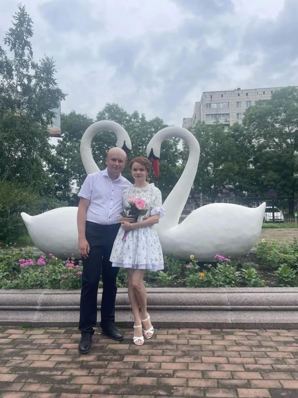 Семья — это дом, где тебя любят и ждут Семья — это дом, где тебя любят и ждут