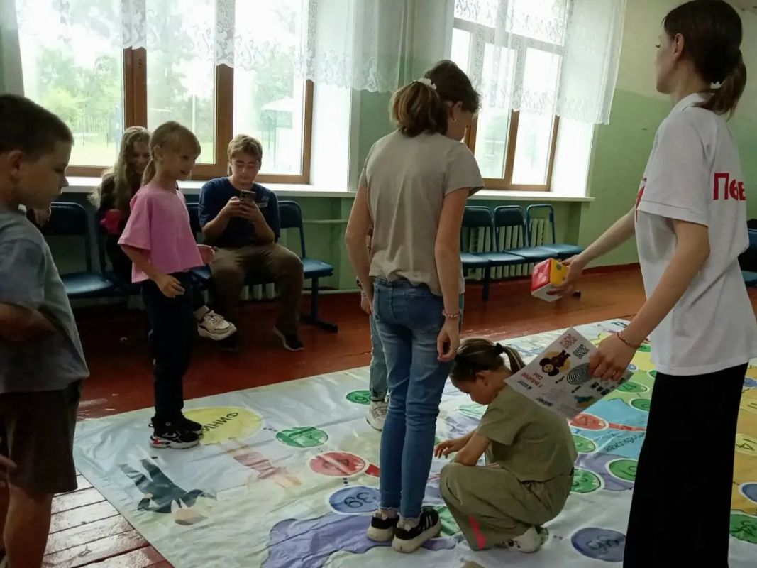 В 16-й школе Биробиджана прошли увлекательные игры для юных избирателей В 16-й школе Биробиджана прошли увлекательные игры для юных избирателей