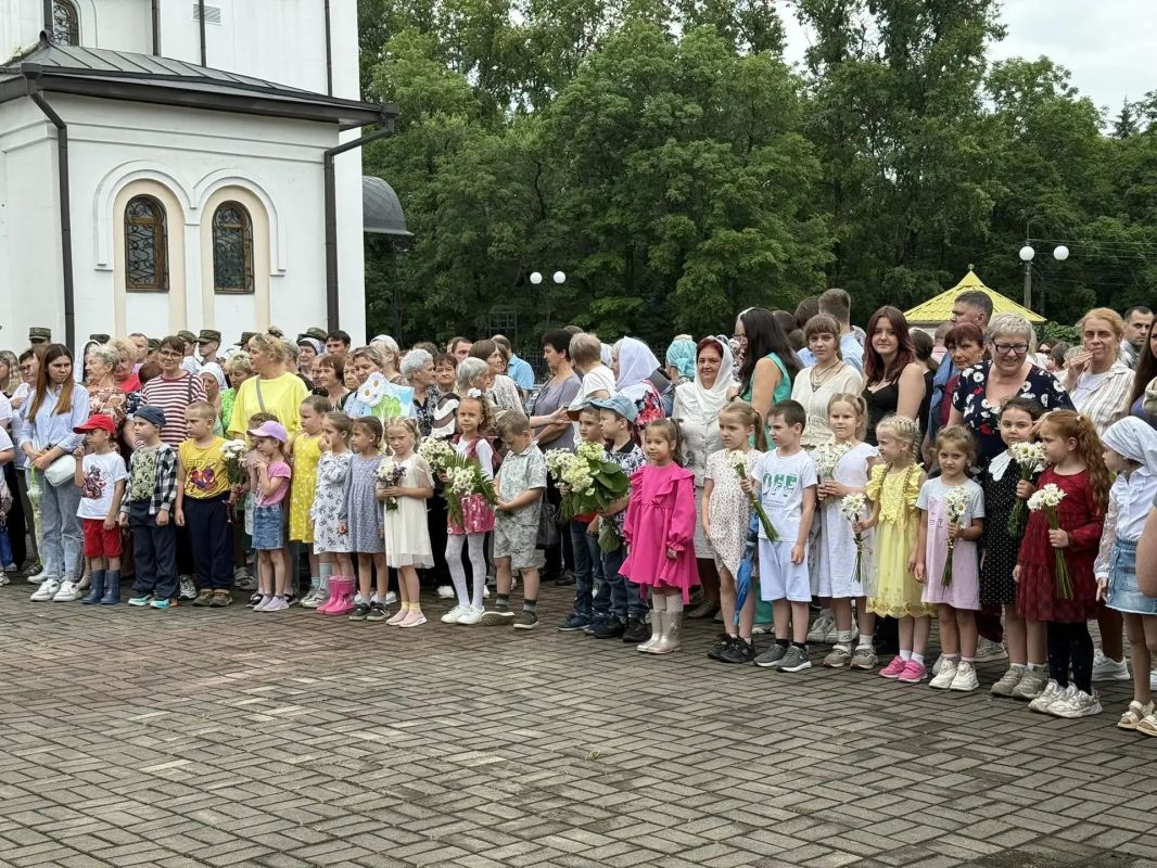 Торжественное открытие памятника святым Петру и Февронии состоялось в Биробиджане Торжественное открытие памятника святым Петру и Февронии состоялось в Биробиджане