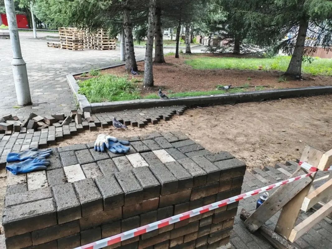 Ремонтные работы начались на Арбате в Биробиджане Ремонтные работы начались на Арбате в Биробиджане