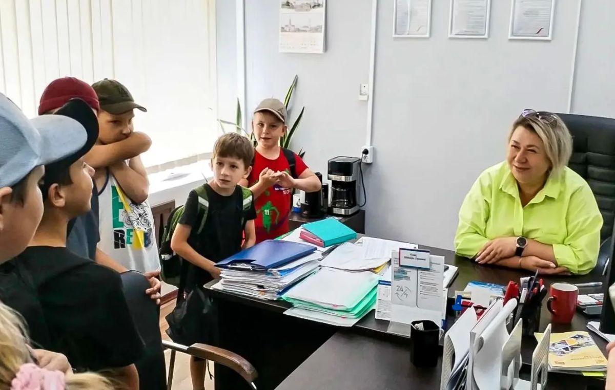 В рамках профориентационной работы с молодёжью областное государственное казенное учреждение «Центр занятости населения Еврейской автономной области» проводит серию познавательных встреч и экскурсий для детей и подростков В рамках профориентационной работы с молодёжью областное государственное казенное учреждение «Центр занятости населения Еврейской автономной области» проводит серию познавательных встреч и экскурсий для детей и подростков