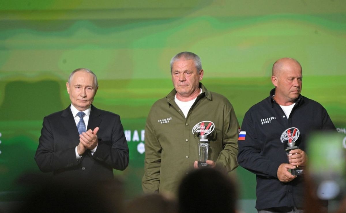 Президент РФ Владимир Путин принял участие в работе форума Народного фронта «Всё для Победы!» Президент РФ Владимир Путин принял участие в работе форума Народного фронта «Всё для Победы!»