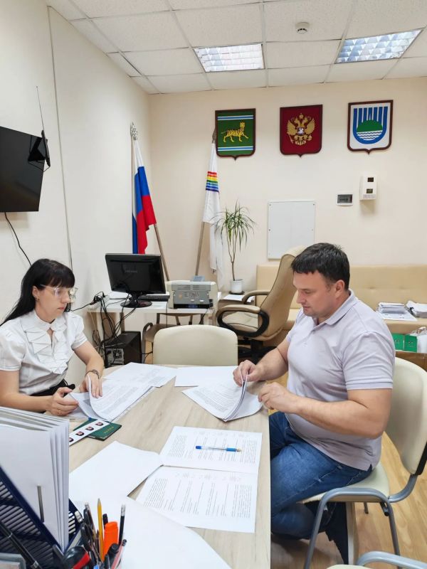 Кандидаты от политических партий продолжают подачу документов в окружные избирательные комиссии Кандидаты от политических партий продолжают подачу документов в окружные избирательные комиссии