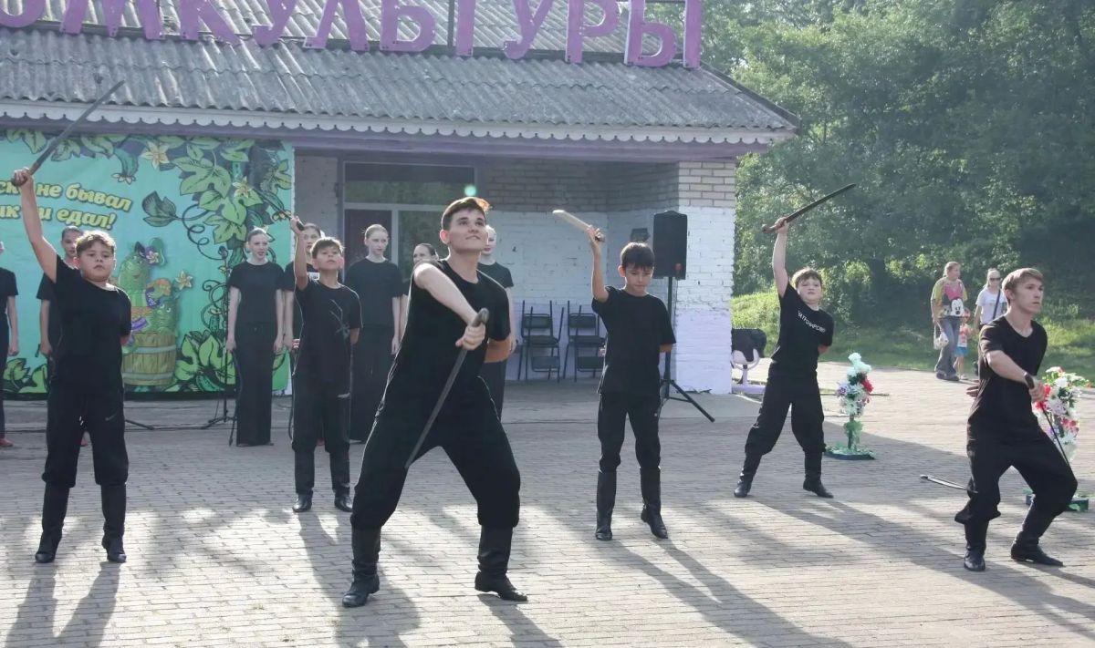 В Екатерино-Никольском в ЕАО прошел праздник малосольного огурчика В Екатерино-Никольском в ЕАО прошел праздник малосольного огурчика
