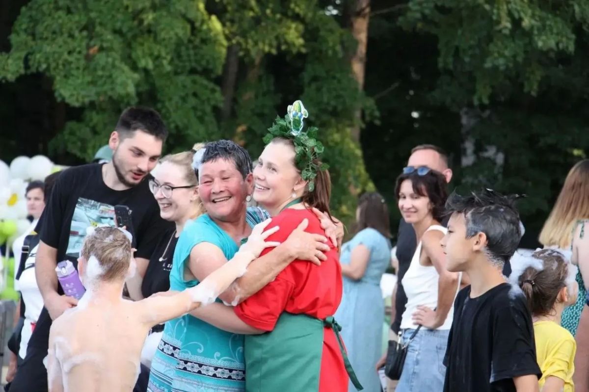 Праздник малосольного огурчика прошел в Екатерино-Никольском в ЕАО Праздник малосольного огурчика прошел в Екатерино-Никольском в ЕАО