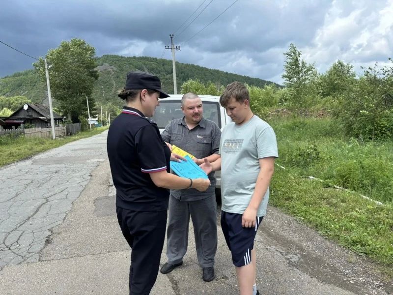 Безопасность на воде и дорогах: полиция Облученского района провела профилактический рейд с участием общественников Безопасность на воде и дорогах: полиция Облученского района провела профилактический рейд с участием общественников