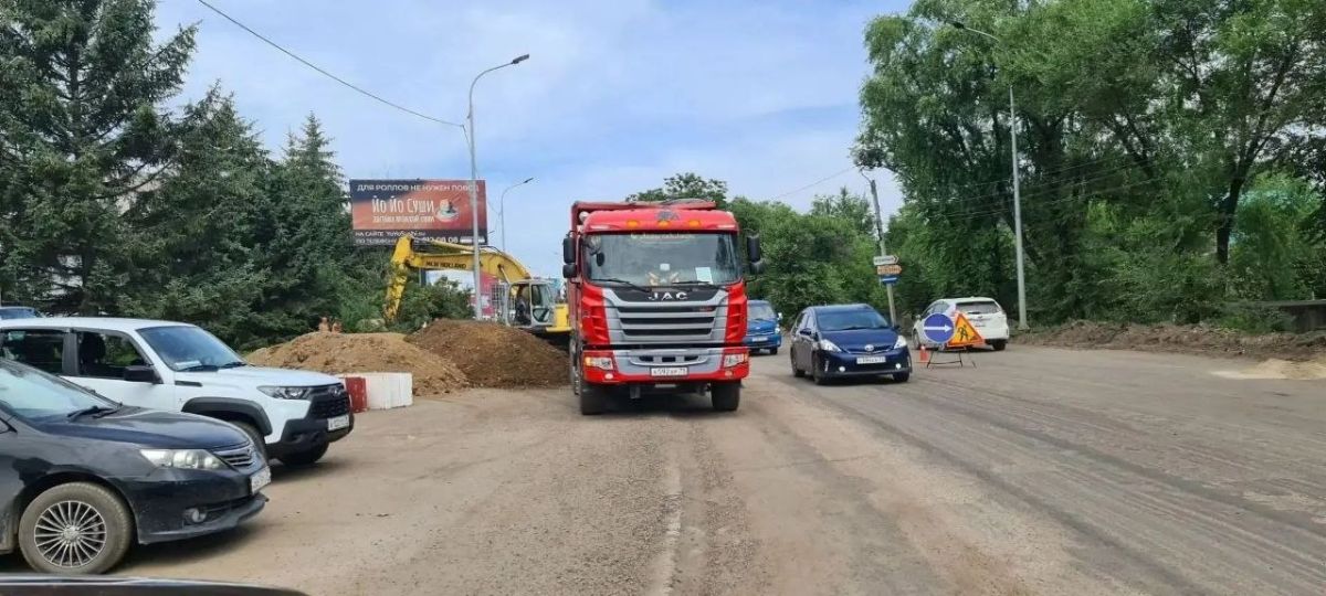 Активно ведутся ремонтные работы на автодороге по ул. Советской Активно ведутся ремонтные работы на автодороге по ул. Советской