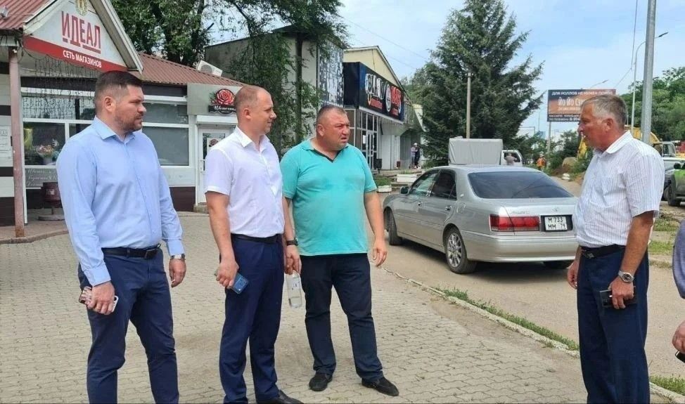 Активно ведутся ремонтные работы на автодороге по ул. Советской Активно ведутся ремонтные работы на автодороге по ул. Советской