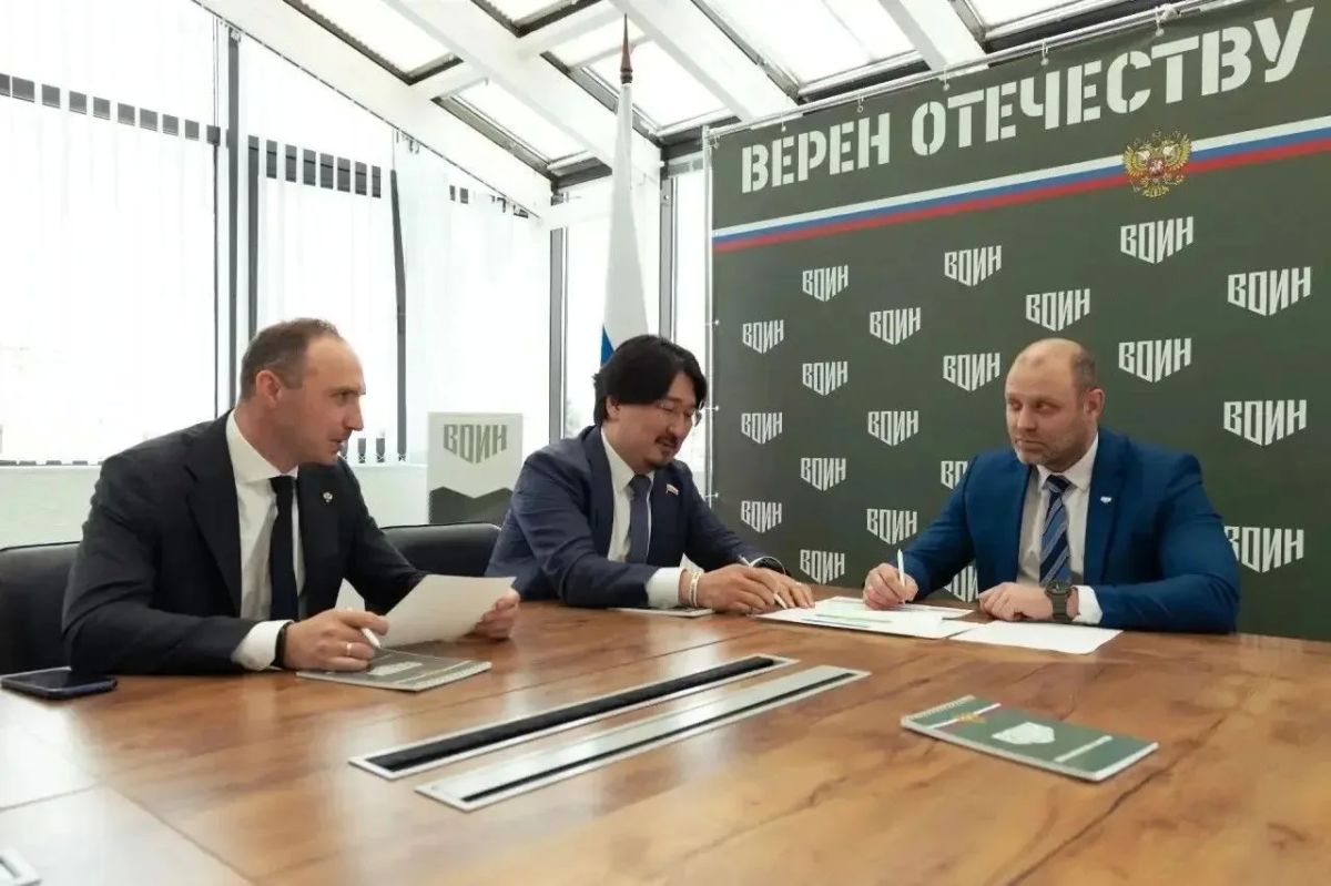 Дмитрий Шевченко, Бадма Башанкаев и Антон Басанский обсудили открытие филиала Центра «ВОИН» в Еврейской автономной области
